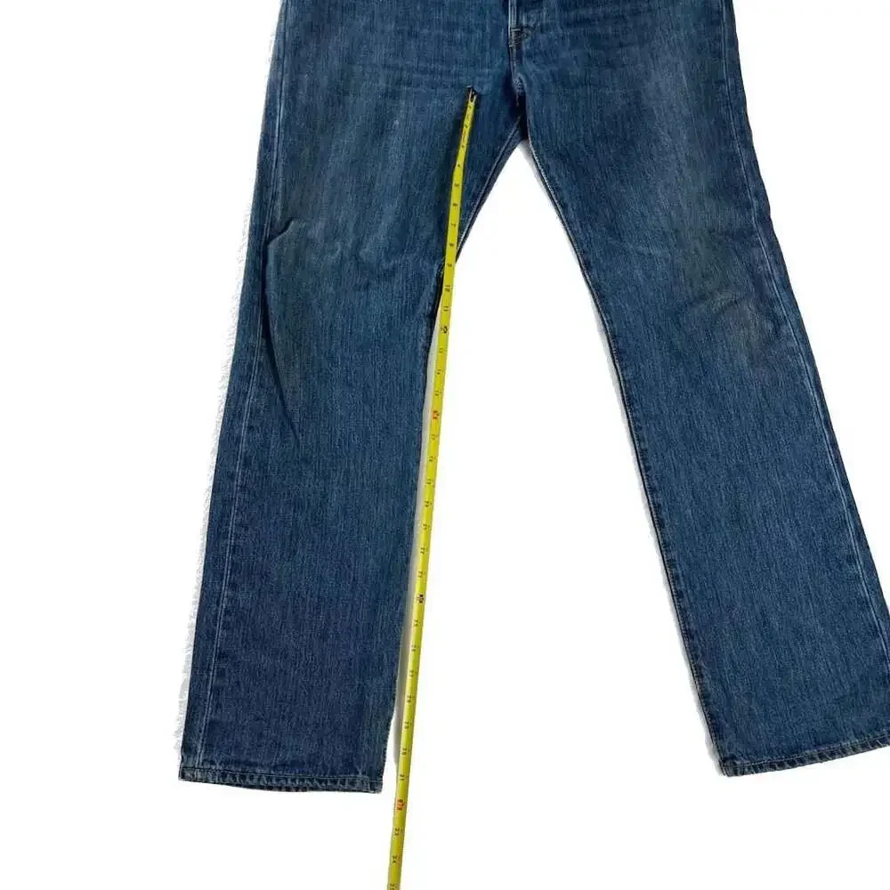 Levi’s 501 Medium Wash Button Fly Straight‎ Leg Denim Jeans W36